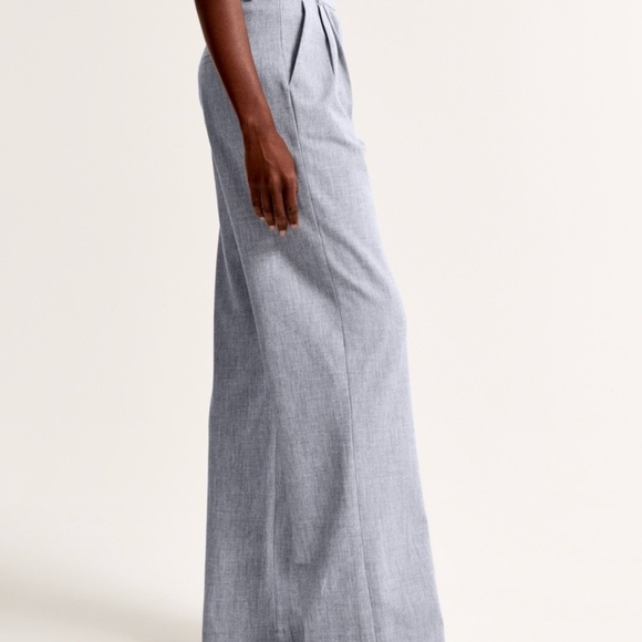 Abercrombie & Fitch Light Gray High-Waist Wide-Leg Pants - Picture 4 of 6